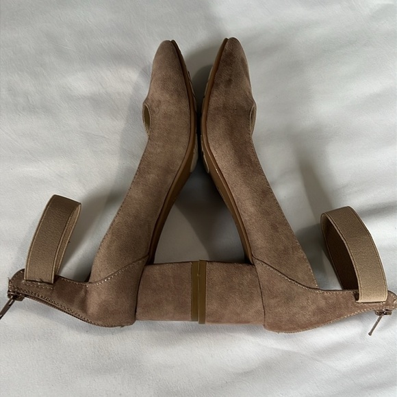 White Mountain Makayla Faux Suede Block Heel Pumps - Picture 4 of 7